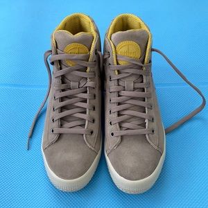 Fitflop high top sneakers. US8 EU39